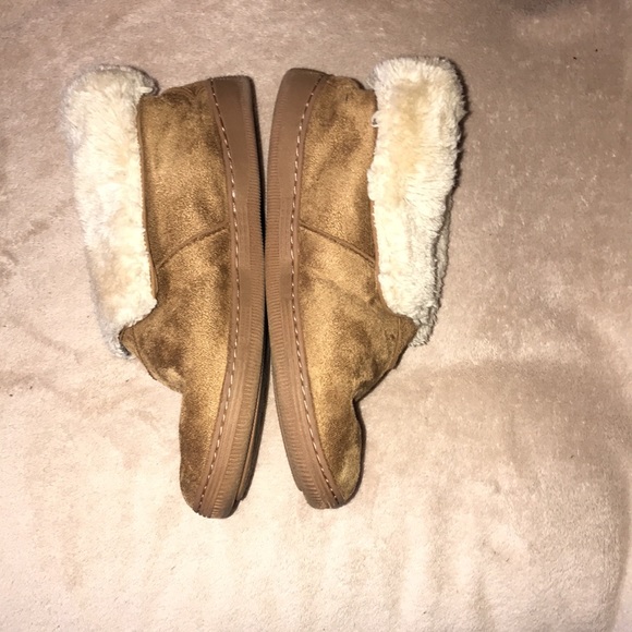 Apres Medium size 8 rubber sole slippers 💕 - Picture 3 of 5